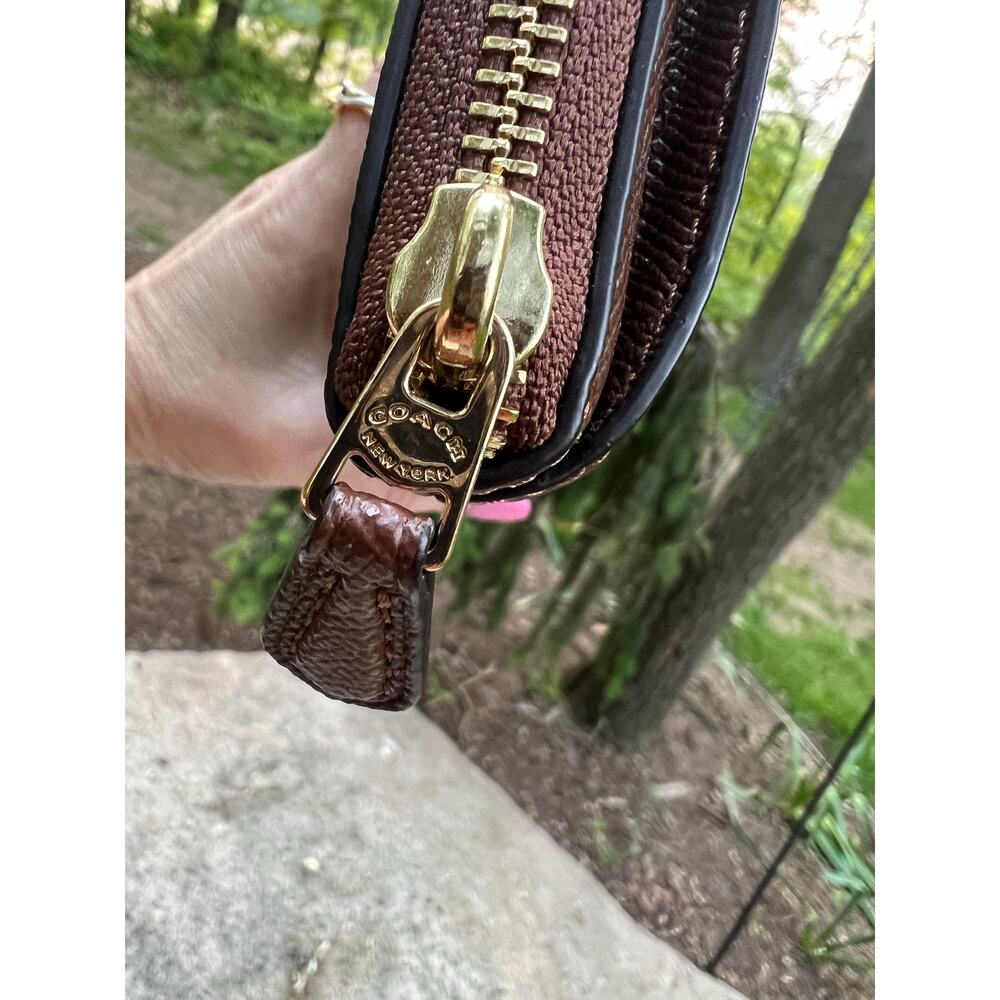 Coach Multifunctional Wallet In English Tan - Picture 12 of 16